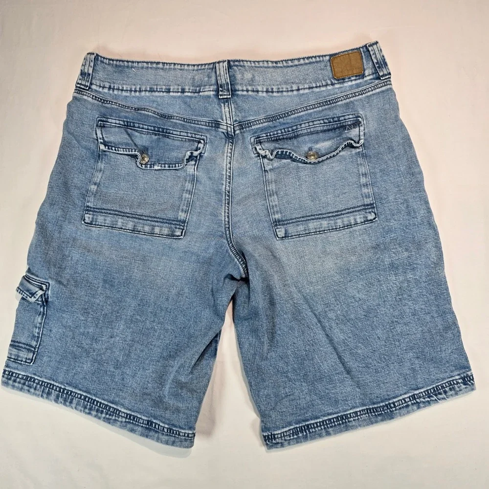 American Eagle Womens 16 Cargo Denim Shorts Light Wash Stretch Real Good Utility